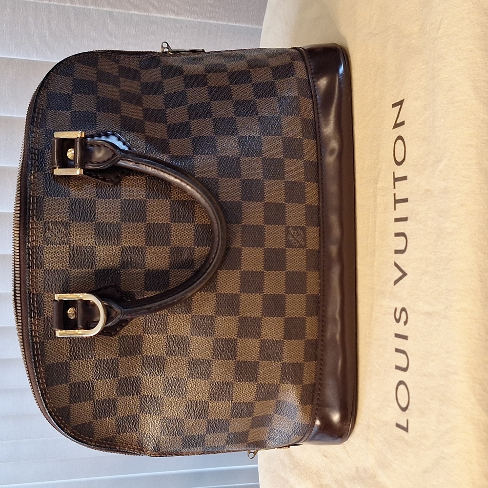 Louis Vuitton Alma - Picture 7 of 16